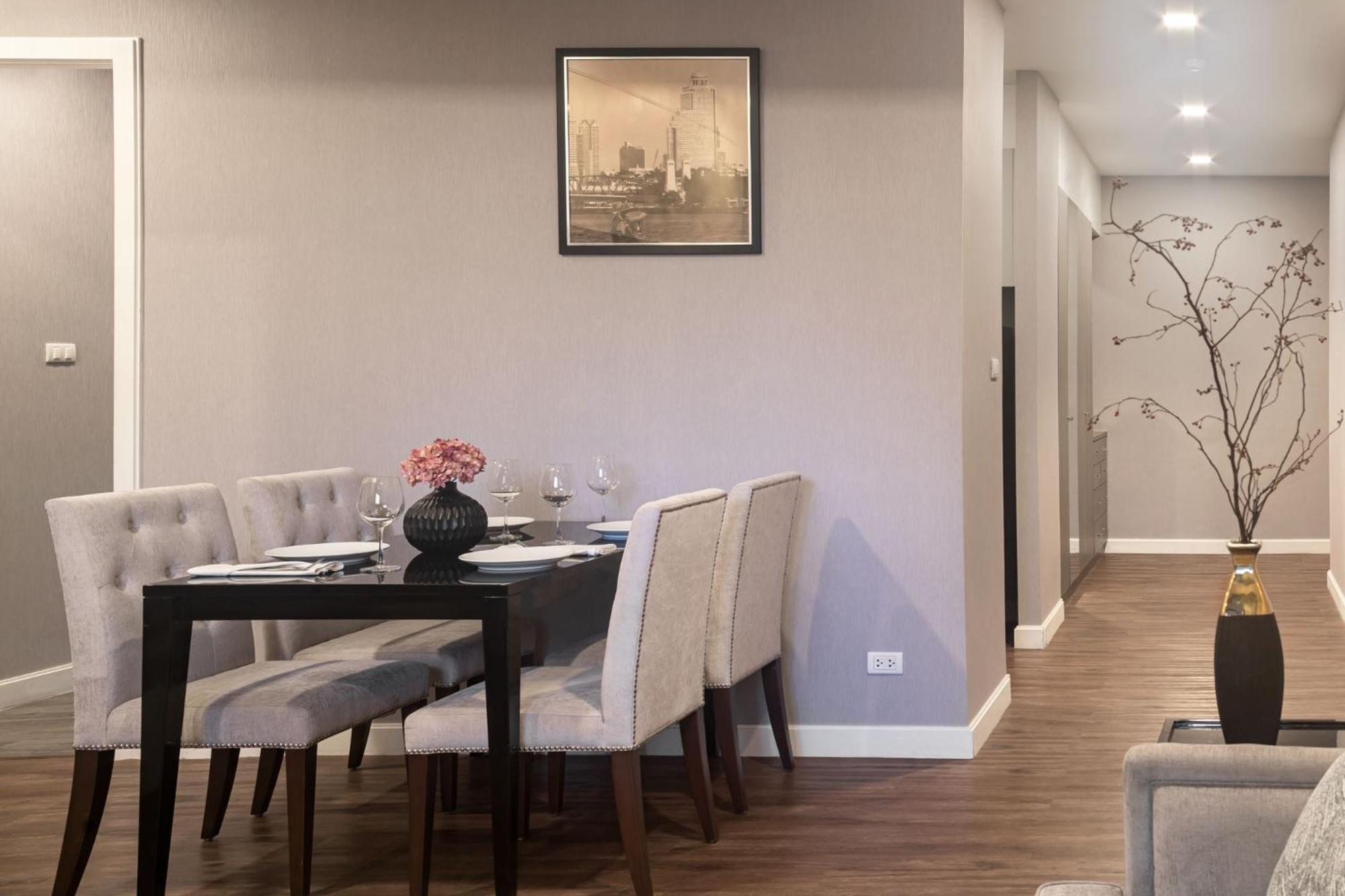 Metropolis Suites Bangkok, Tapestry Collection By Hilton Exterior photo
