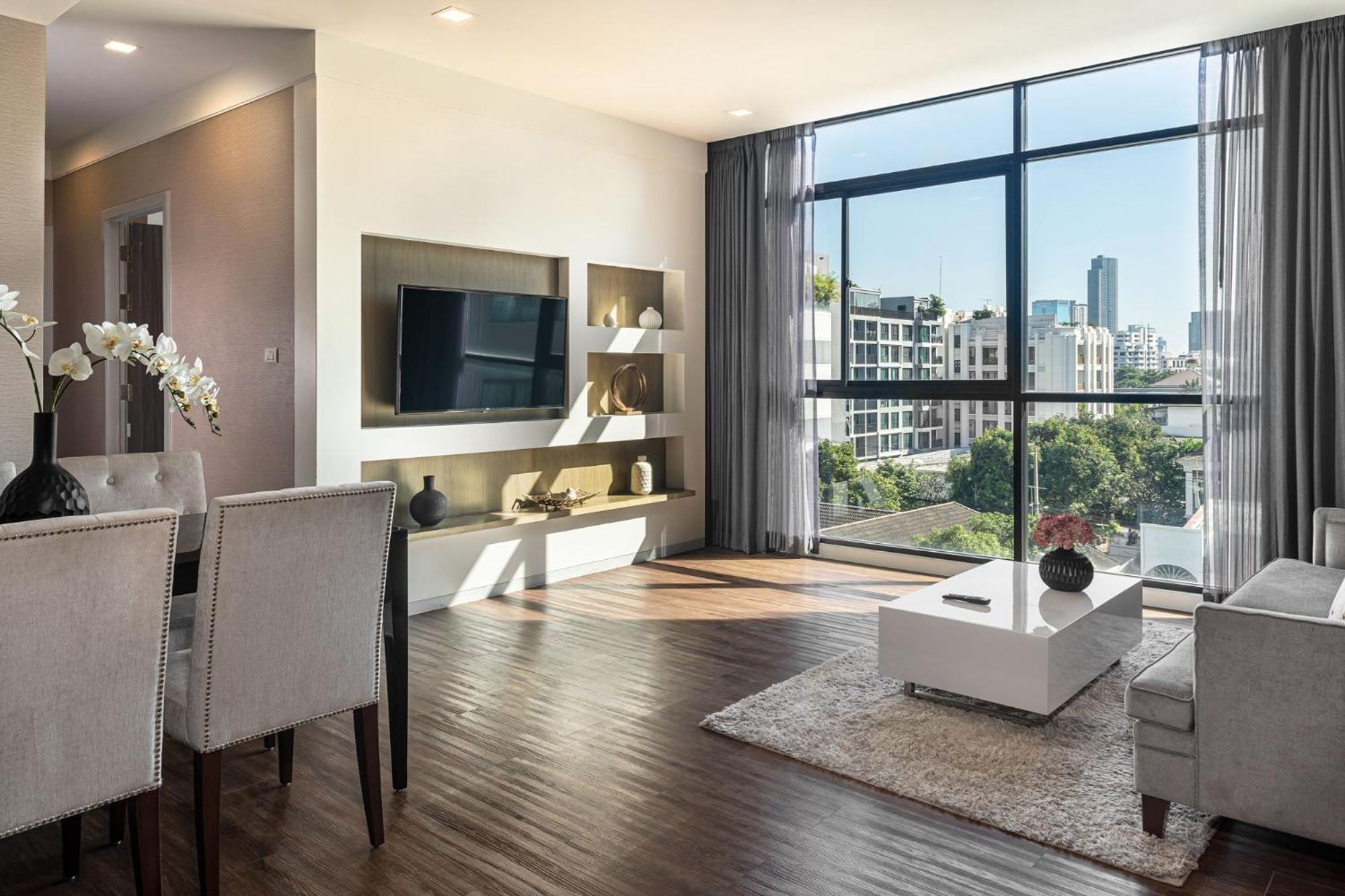 Metropolis Suites Bangkok, Tapestry Collection By Hilton Exterior photo
