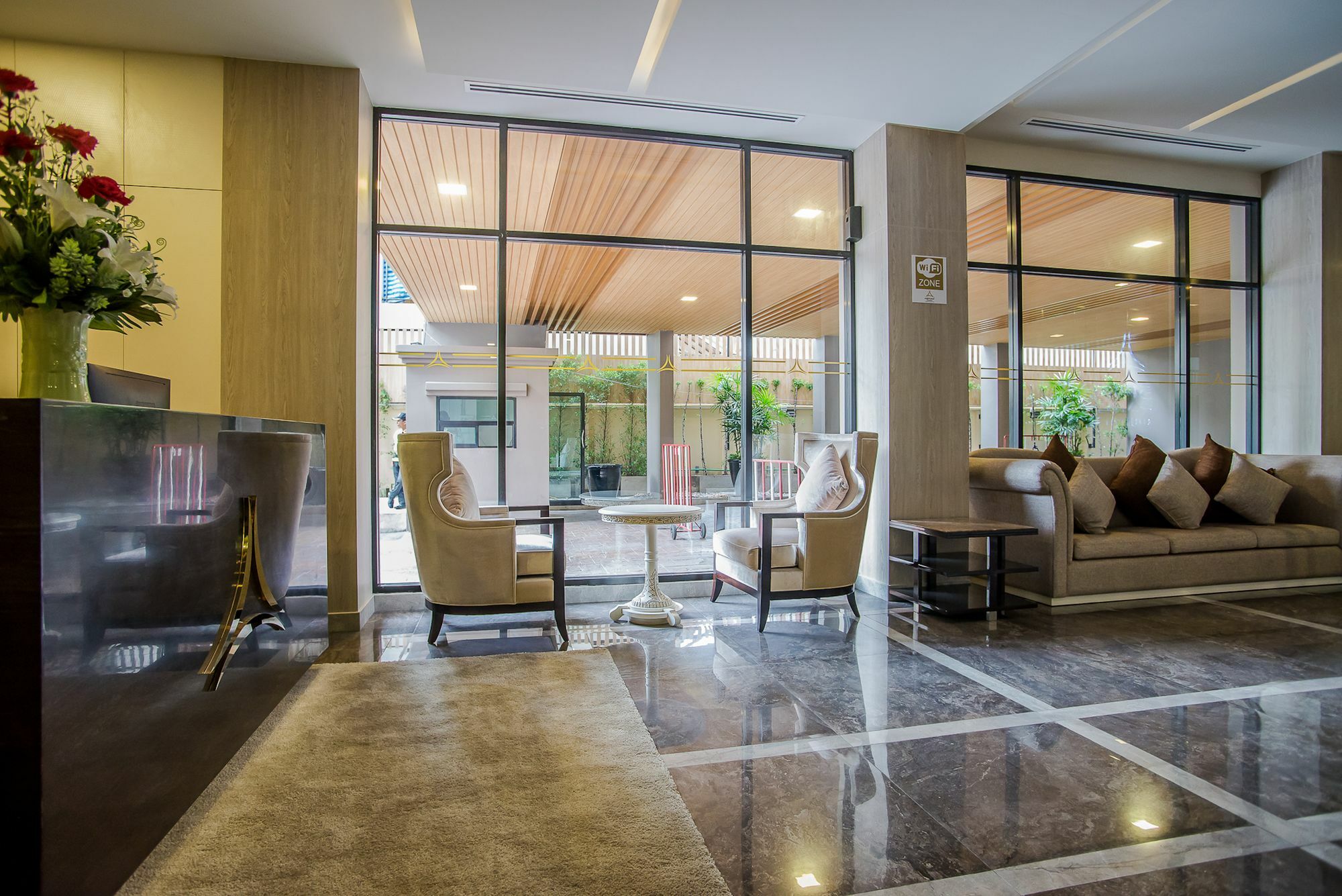 Metropolis Suites Bangkok, Tapestry Collection By Hilton Exterior photo